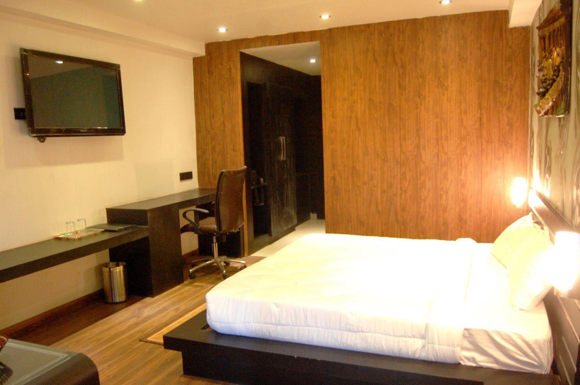 Oaktel Hotel Grand Shiva Near Ganga Ghat Haridwar Exterior photo