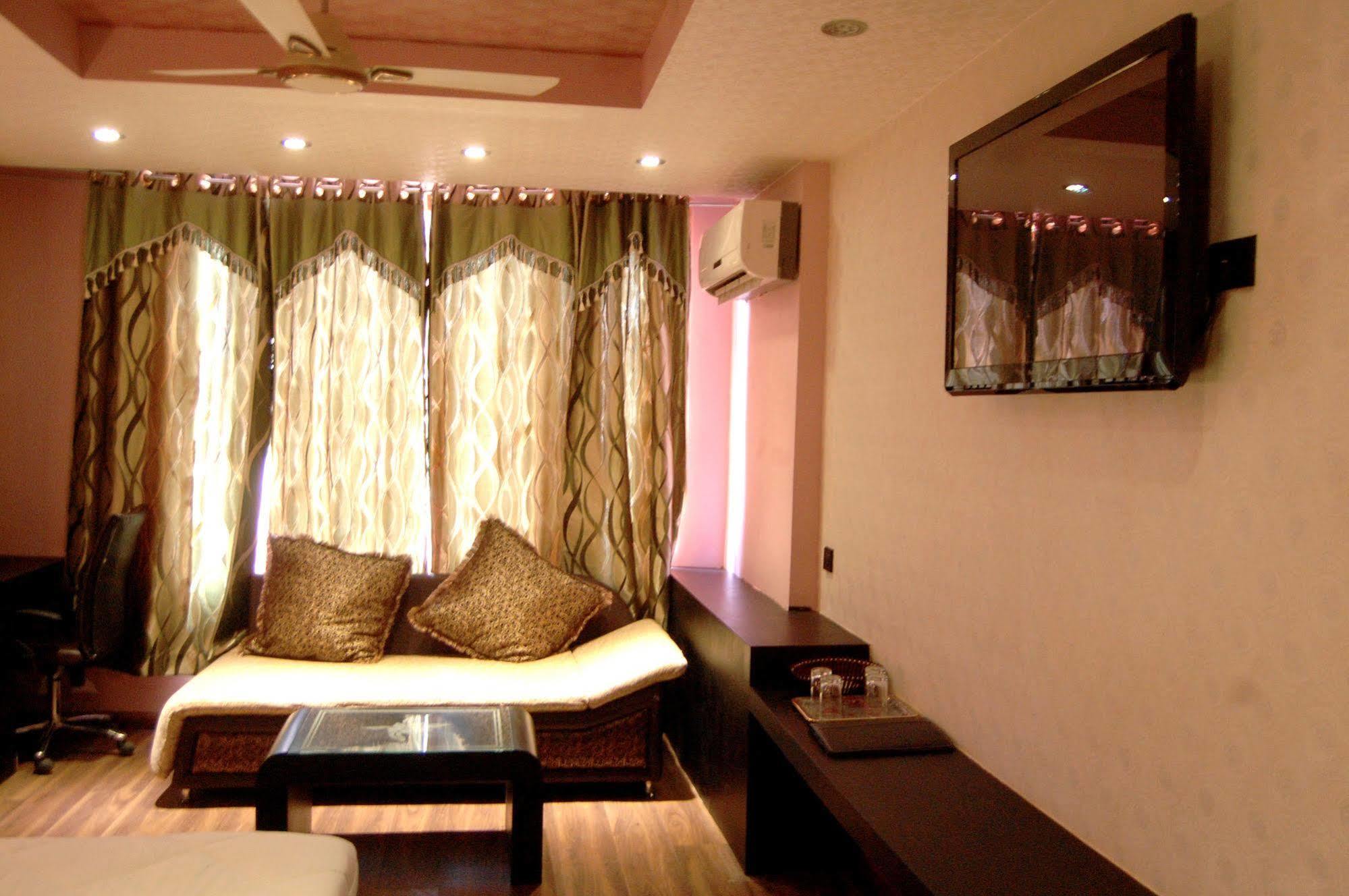 Oaktel Hotel Grand Shiva Near Ganga Ghat Haridwar Exterior photo